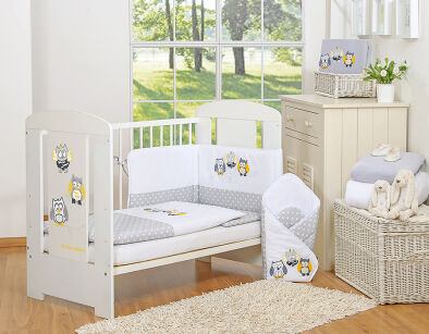 Komplet pościeli dla dzieci 135x100cm z ochraniaczem 3-cz Sówki szare z haftem szaro-żółtym